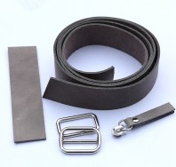 3 cm breiter Lederriemen, warmes grau, Set für die Tasche Nepal 3 cm breiter Lederriemen, warmes grau, Set für die Tasche Nepal